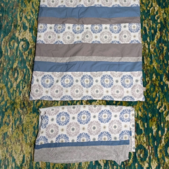 Trend lab Monaco Crib bedding set. Comforter & crib skirt - Picture 2 of 3